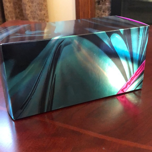 Mac cosmetics set - Picture 3 of 7